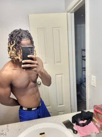 OnlyFans account  mclovinyb header 2