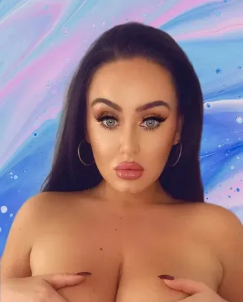 OnlyFans cuenta holliemunroe header 2