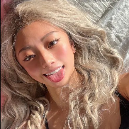 OnlyFans account  ari.lee avatar 1