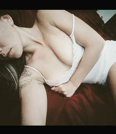 OnlyFans cuenta cassie.anne header 2