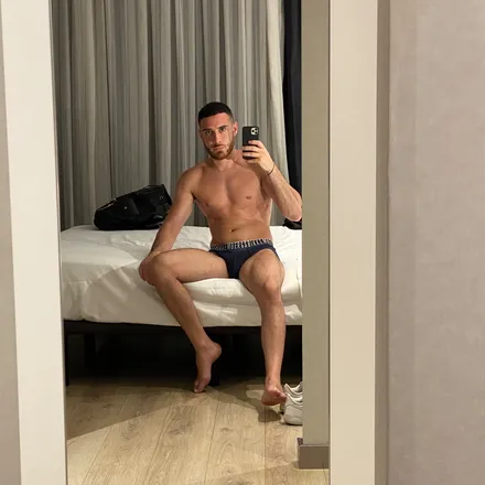 OnlyFans cuenta bellivan header 2