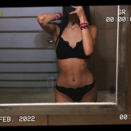OnlyFans cuenta juliaguerrini header 2
