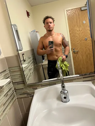 OnlyFans cuenta domonation10 header 2