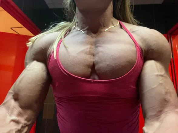 OnlyFans cuenta kristynatomaschova header 2