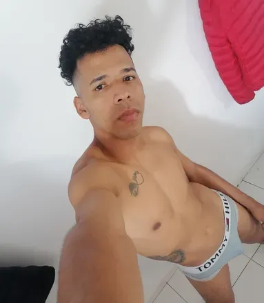 OnlyFans cuenta carloshilton17 avatar 1