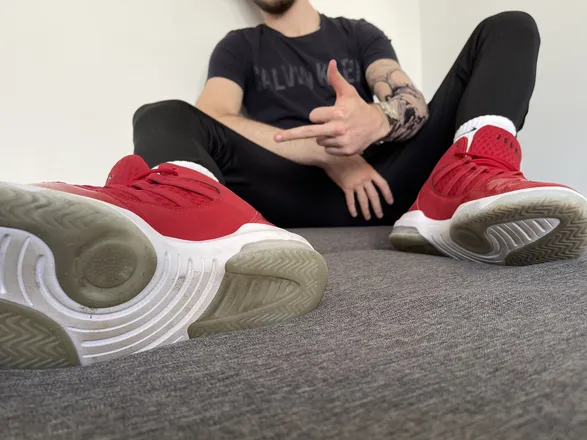 OnlyFans cuenta naughtysneakersfree header 1
