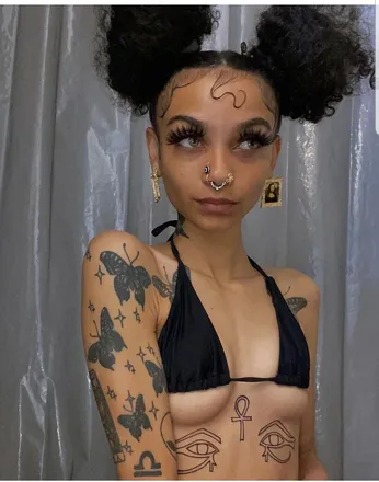 OnlyFans cuenta teiacapri header 2