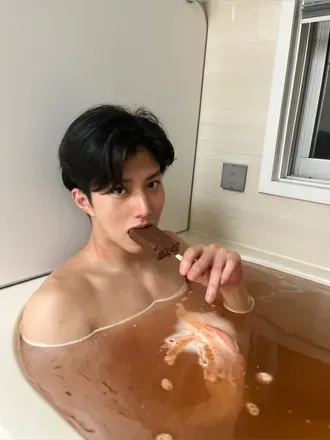 OnlyFans account  dev_mizuki header 2