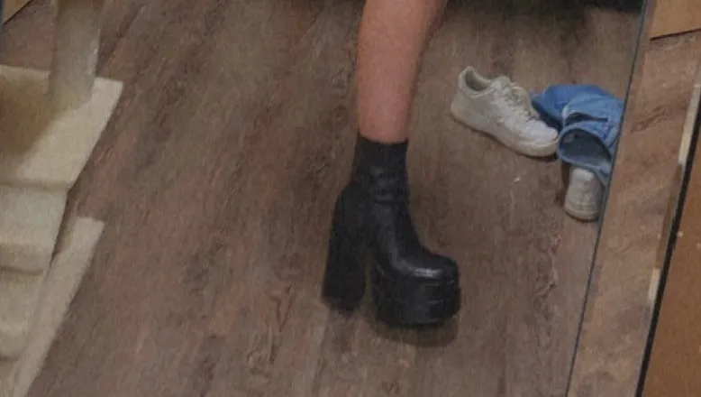 OnlyFans cuenta r0yal.feet header 2