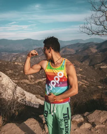 OnlyFans account  hottravelers header 2