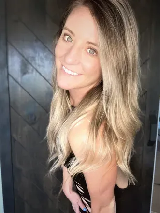OnlyFans account  irlwifey avatar 1