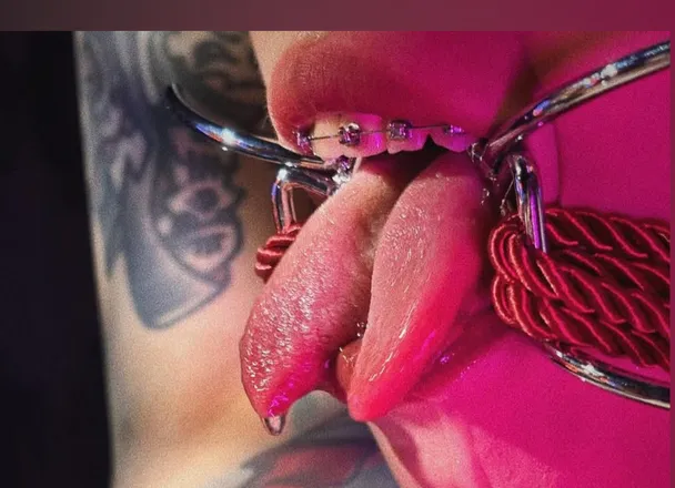 OnlyFans account  marielovely420 header 2
