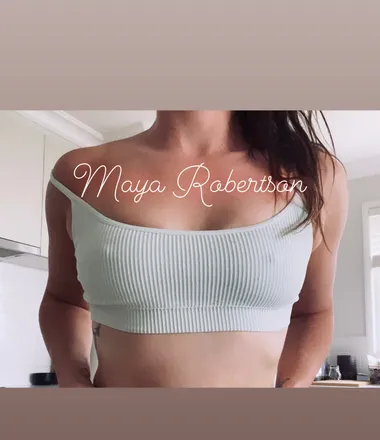 OnlyFans cuenta itsmayarobertson header 2