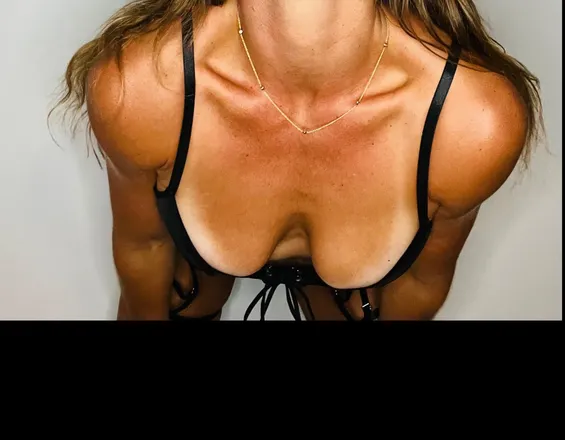 OnlyFans account  sportyveevip header 2