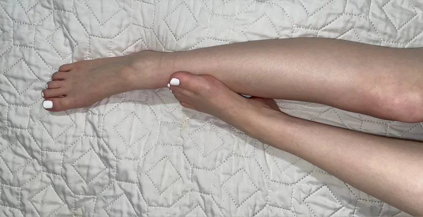 OnlyFans account  helloariariley header 2