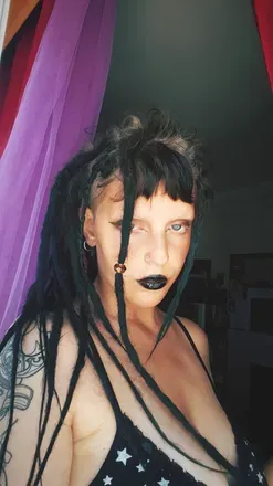 OnlyFans cuenta babyxbrunette avatar 1