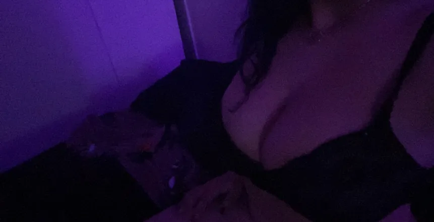 OnlyFans cuenta v33dz33 header 2
