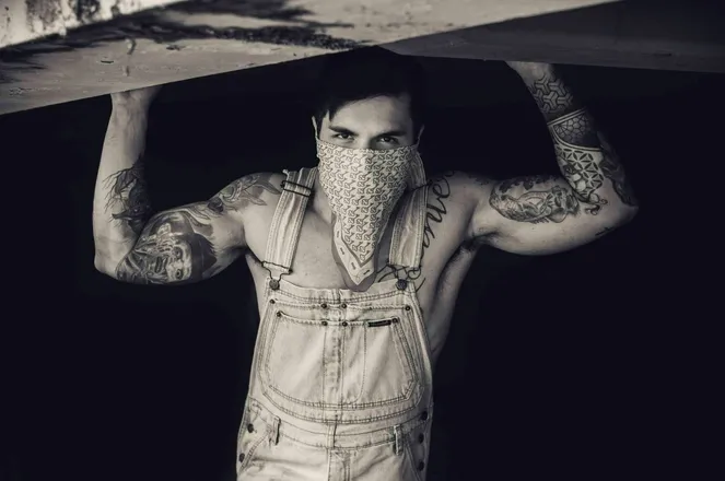 OnlyFans cuenta valemota header 2