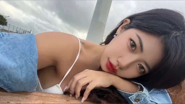 OnlyFans account  hitomi488889 header 2