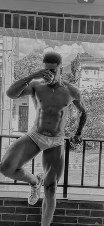 OnlyFans cuenta santi_asthetic header 2