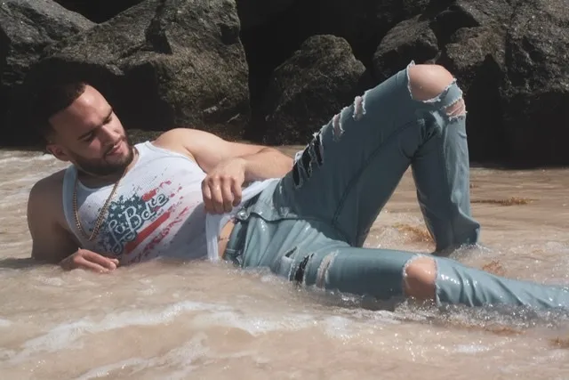 OnlyFans account  lachebare header 2