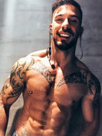 OnlyFans account  aries90 header 2