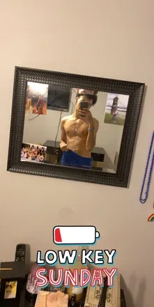OnlyFans cuenta universitystudent18 header 2