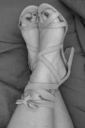OnlyFans account  prettysole-sparklytoes avatar 1