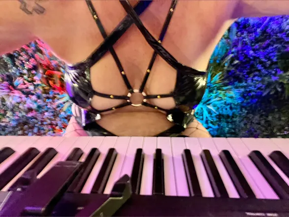 OnlyFans account  pippyrocks header 2