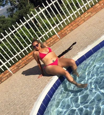 OnlyFans cuenta lachicadelascejas header 2