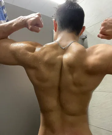 OnlyFans cuenta mikealv99 header 2