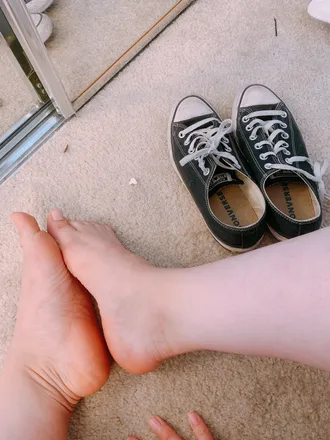 OnlyFans cuenta vi_feetpic header 2