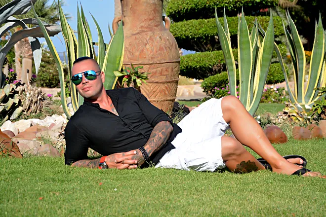 OnlyFans cuenta mr_inked header 2
