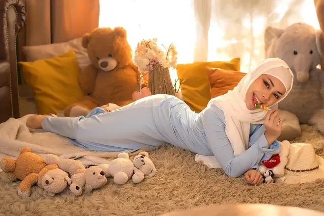 OnlyFans cuenta aisha_noor header 2