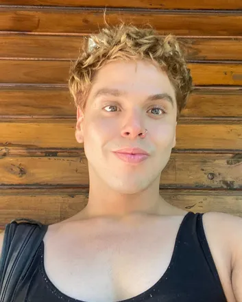 OnlyFans cuenta young_45699 header 2