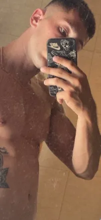 OnlyFans cuenta youngbikerboy header 2