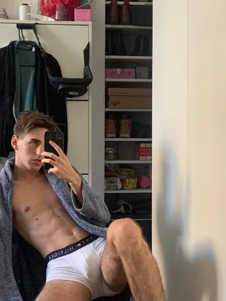 OnlyFans cuenta zit_tommy header 2