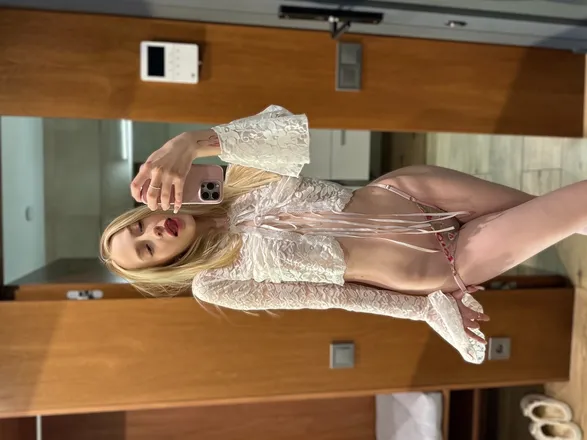 OnlyFans cuenta ellievayle header 2