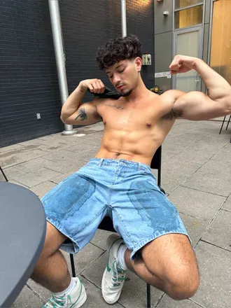 OnlyFans cuenta kyberbully header 2