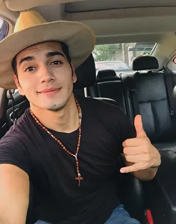 OnlyFans cuenta gusssurquieta header 2