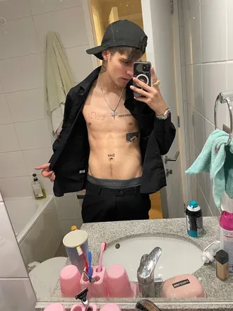 OnlyFans cuenta davidmvrtinez header 2