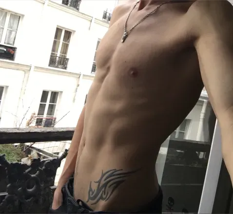 OnlyFans account  petitbool69 avatar 1