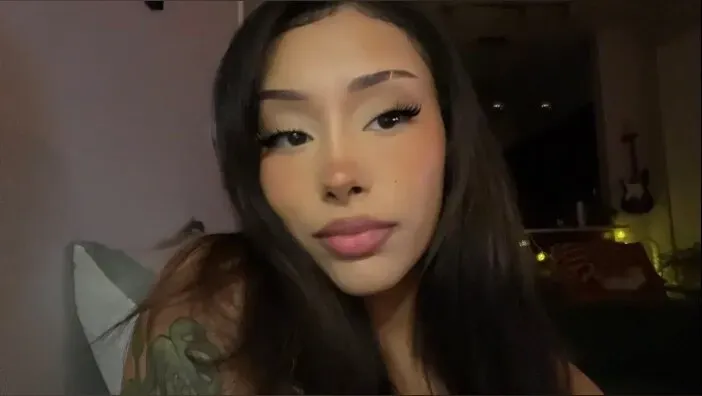 OnlyFans account  kirawrrra2.0 avatar 1