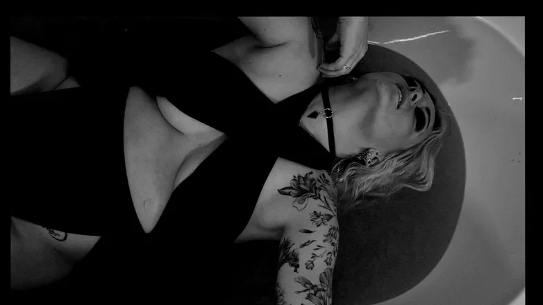 OnlyFans cuenta daggerinthedark header 2