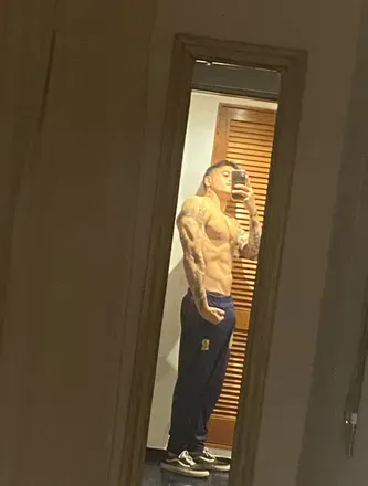 OnlyFans account  hugegio header 2