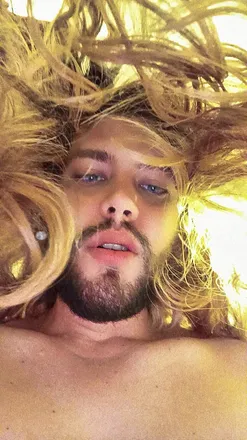 OnlyFans cuenta davevolkov header 2
