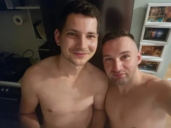 OnlyFans cuenta hotloverboys header 2