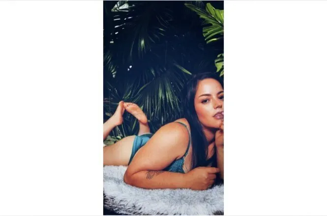 OnlyFans cuenta kiwi_peach header 2