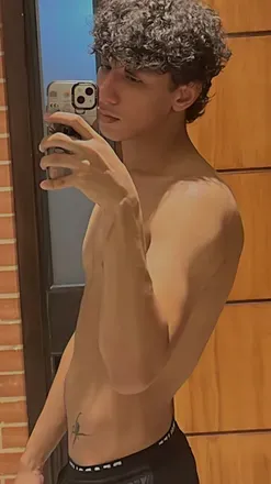 OnlyFans cuenta santi_kai avatar 1