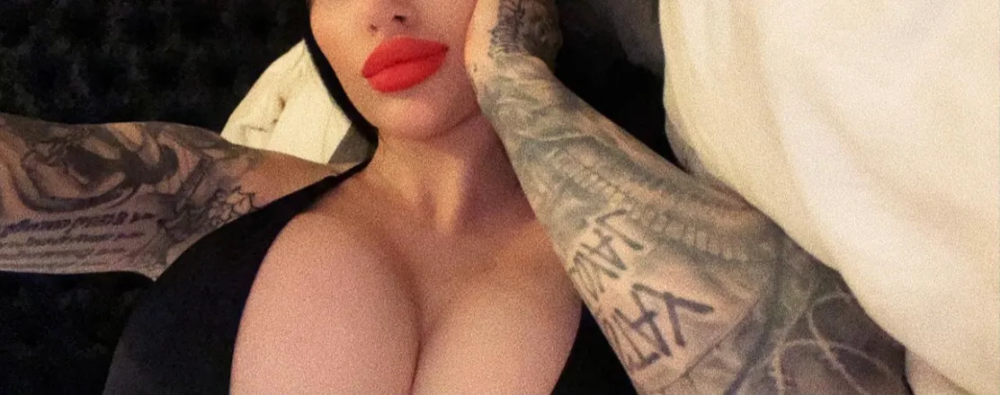 OnlyFans cuenta leilapari header 2